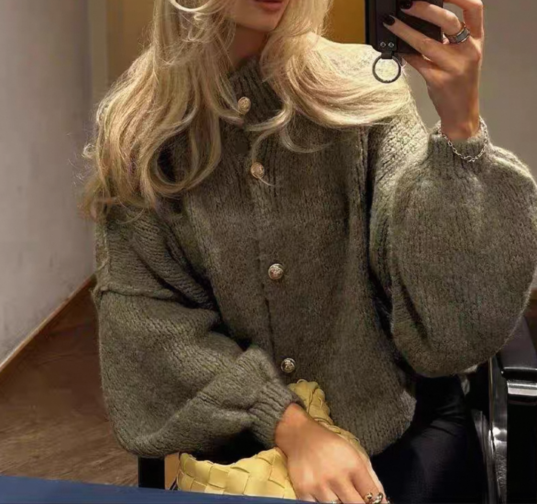 OVERSIZE PULLOVER MIT KNOPF