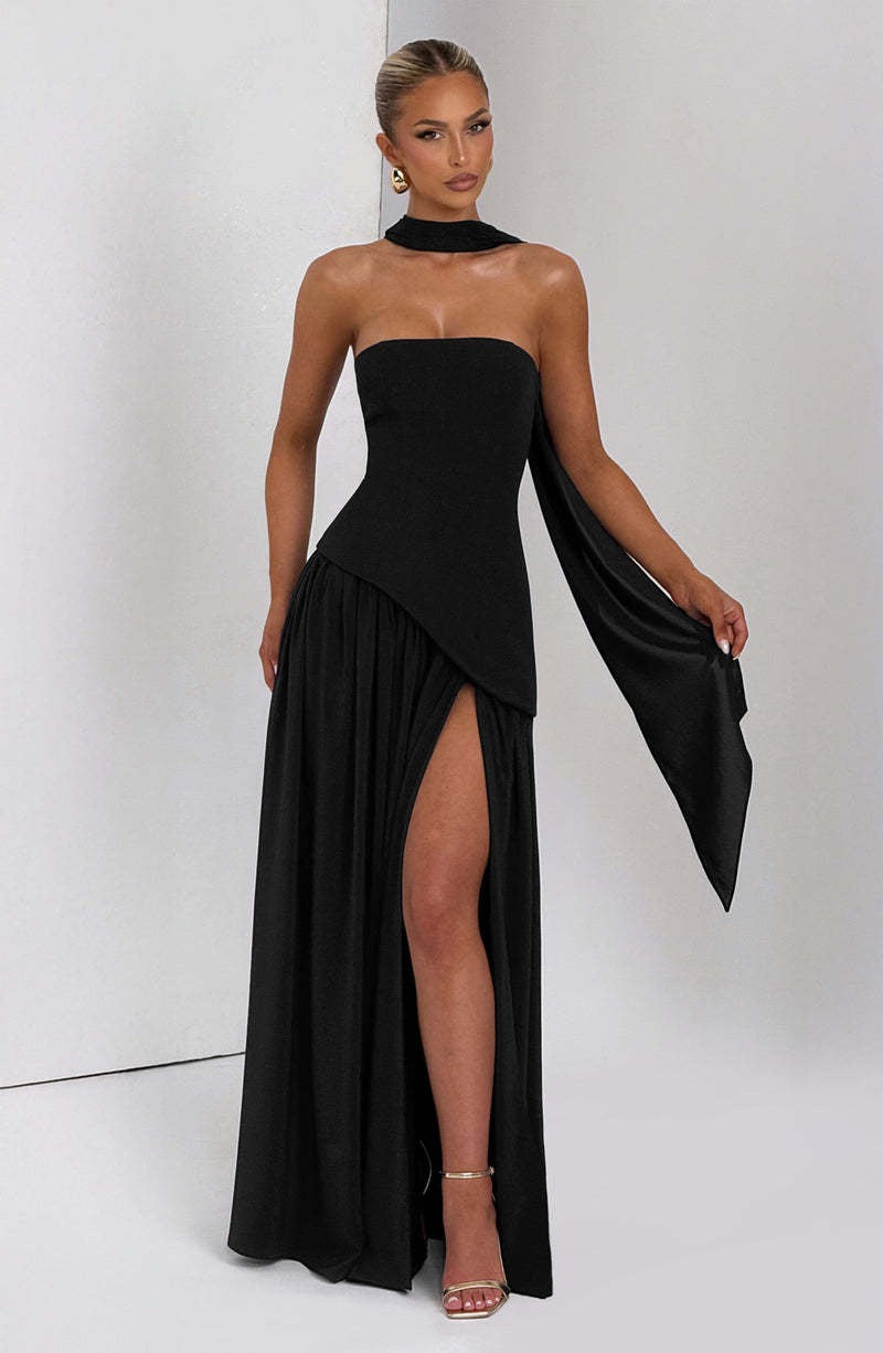 Isabella – Pastellgelbes Kleid mit zartem Halsschleier
