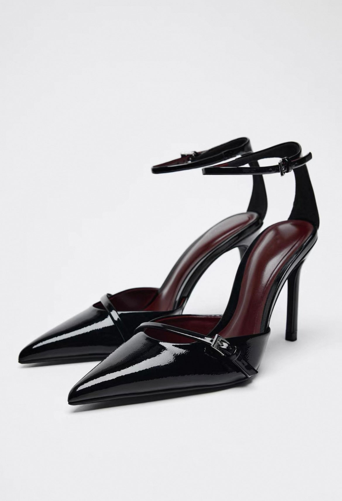 HIGH HEEL MIT SCHNALLE