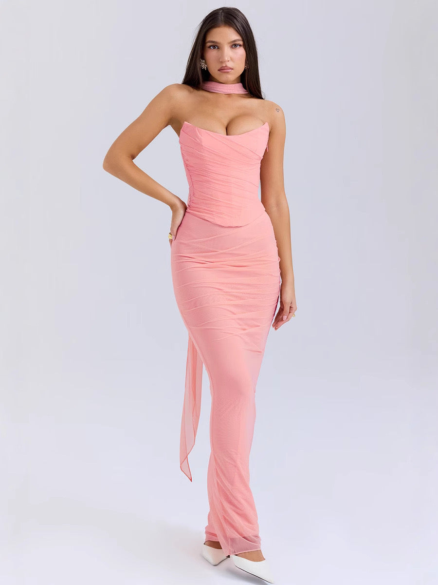 Pfirsichrosé-Kleid