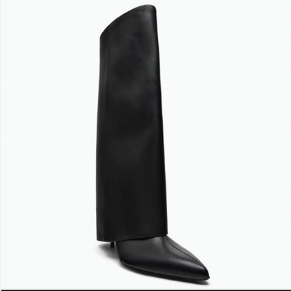 STIEFEL MIT SCHMALEN ABSATZ