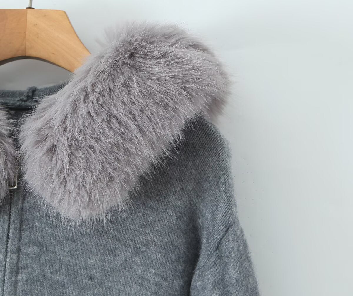 CARDIGAN MIT FELLKRAGEN