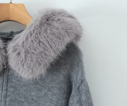 CARDIGAN MIT FELLKRAGEN