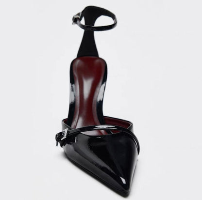 HIGH HEEL MIT SCHNALLE