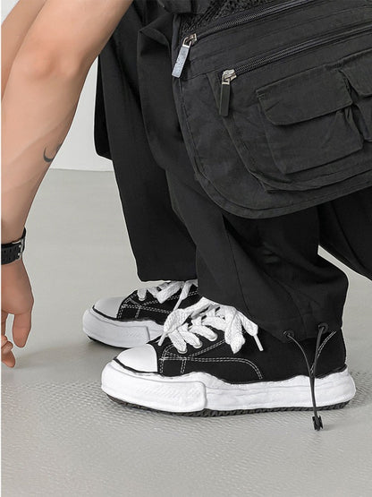 VIRALER SPRING SNEAKER