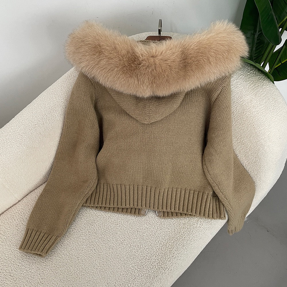 VIRALER FELLKRAGEN CARDIGAN